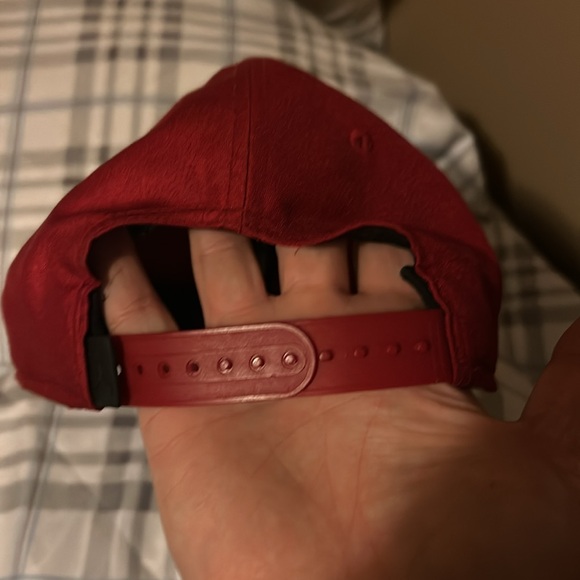 Red Jordan hat SnapBack - Picture 3 of 3